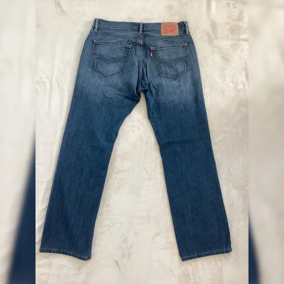 Levi’s 34x32 Jeans | 559 | Men’s Relaxed Straight Fit | Medium Wash Denim - Picture 3 of 9